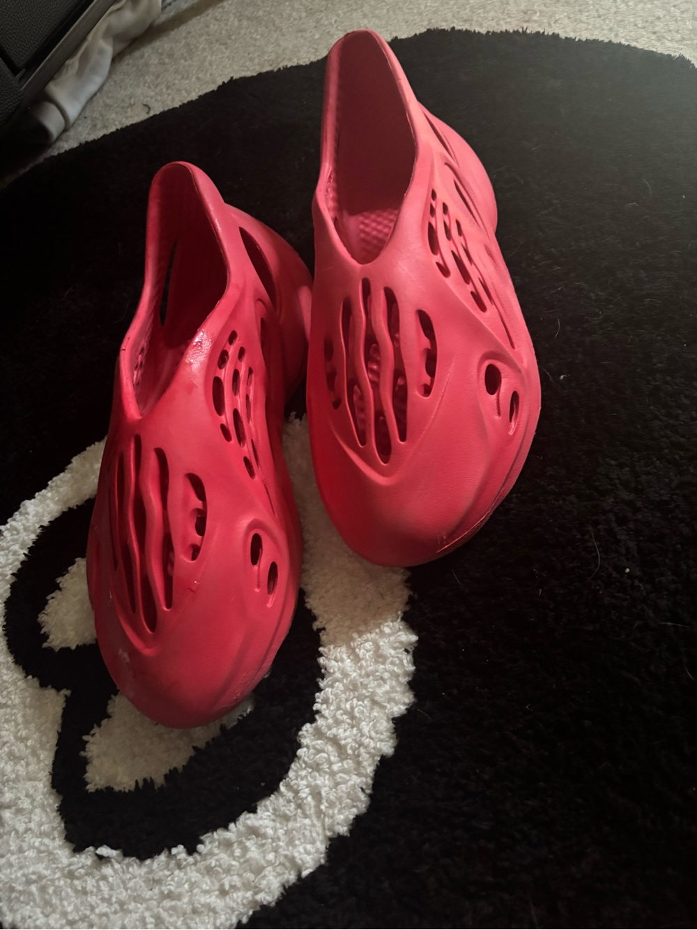 Yeezy Foam Rnner Vermillion size 12
